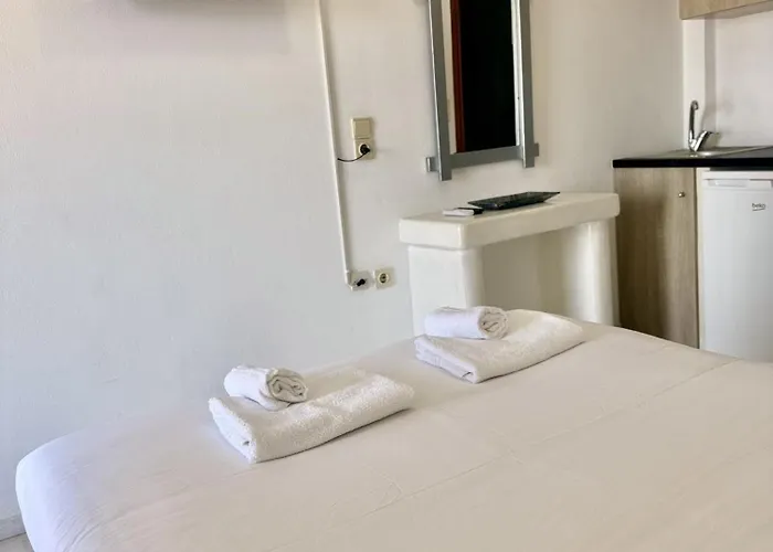 Aegean Nest - Adults Only 모노리토스